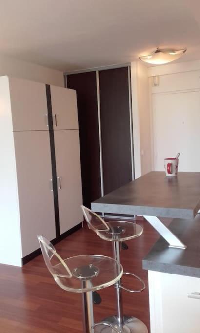 Апартаменты Charmant Studio Cosy Ideal Pour Escapade Amoureuse Палава-ле-Фло Экстерьер фото
